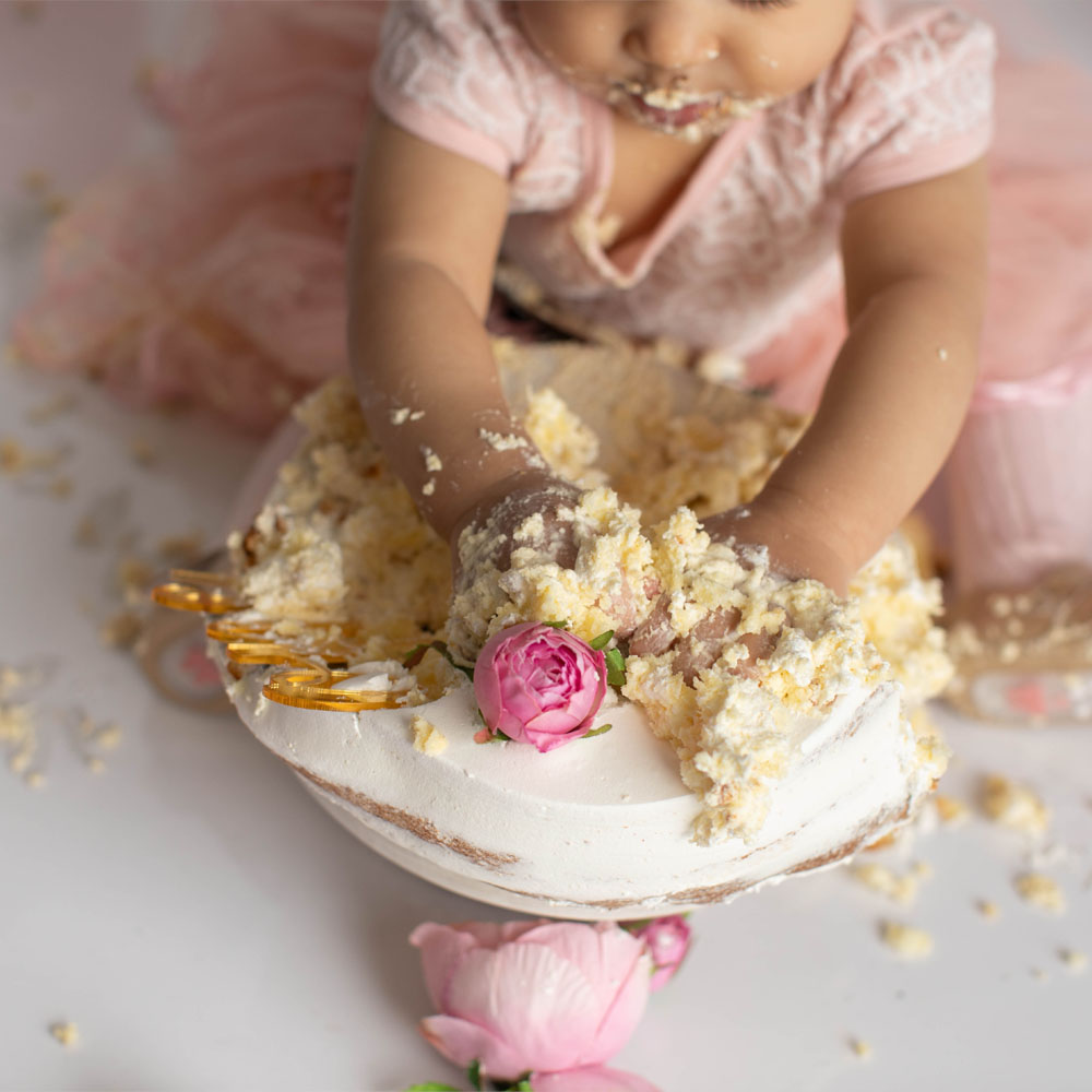 /cake-smash width= /cake-smash